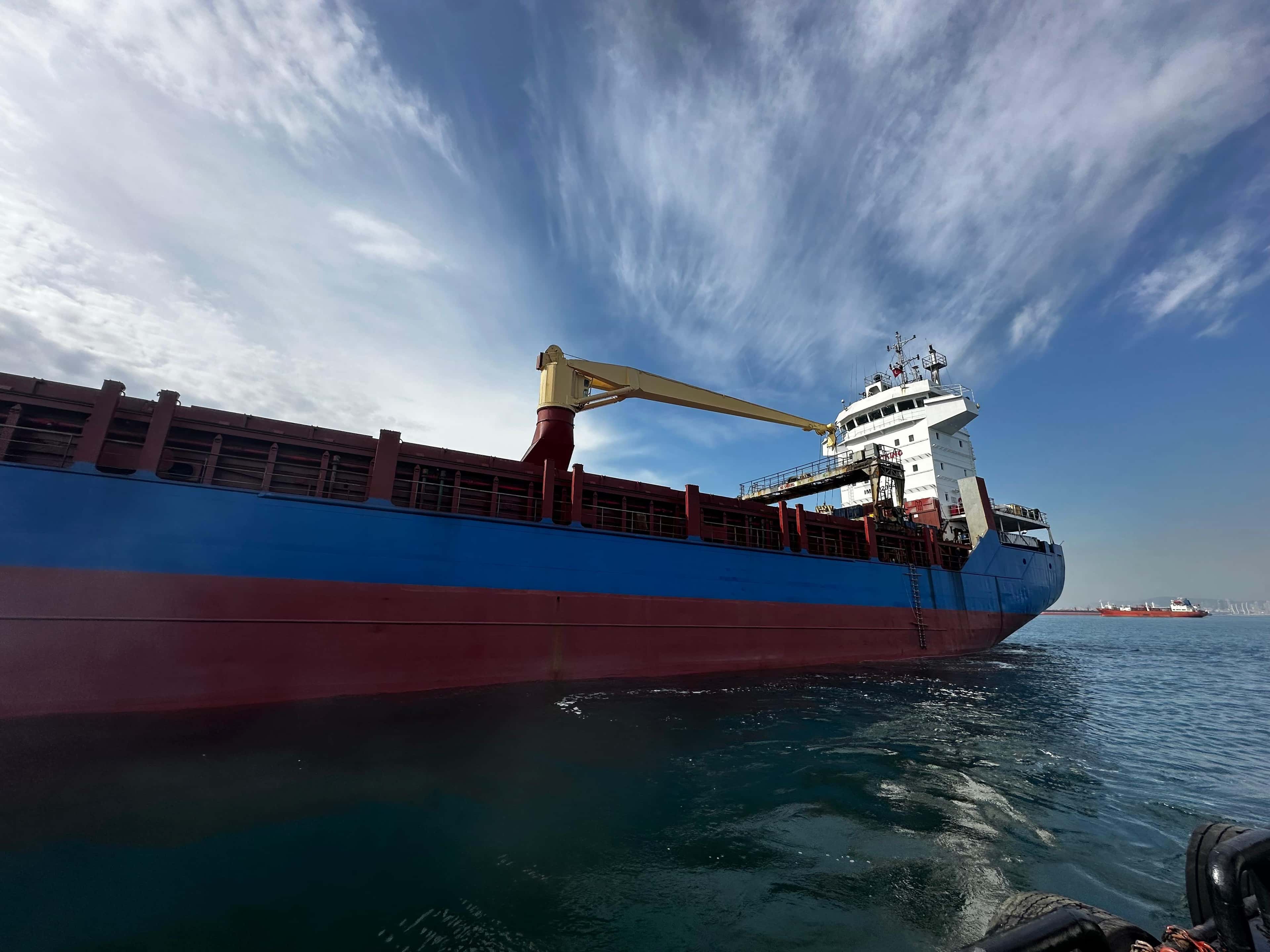 MV EBRU açık denizde seyir halinde.