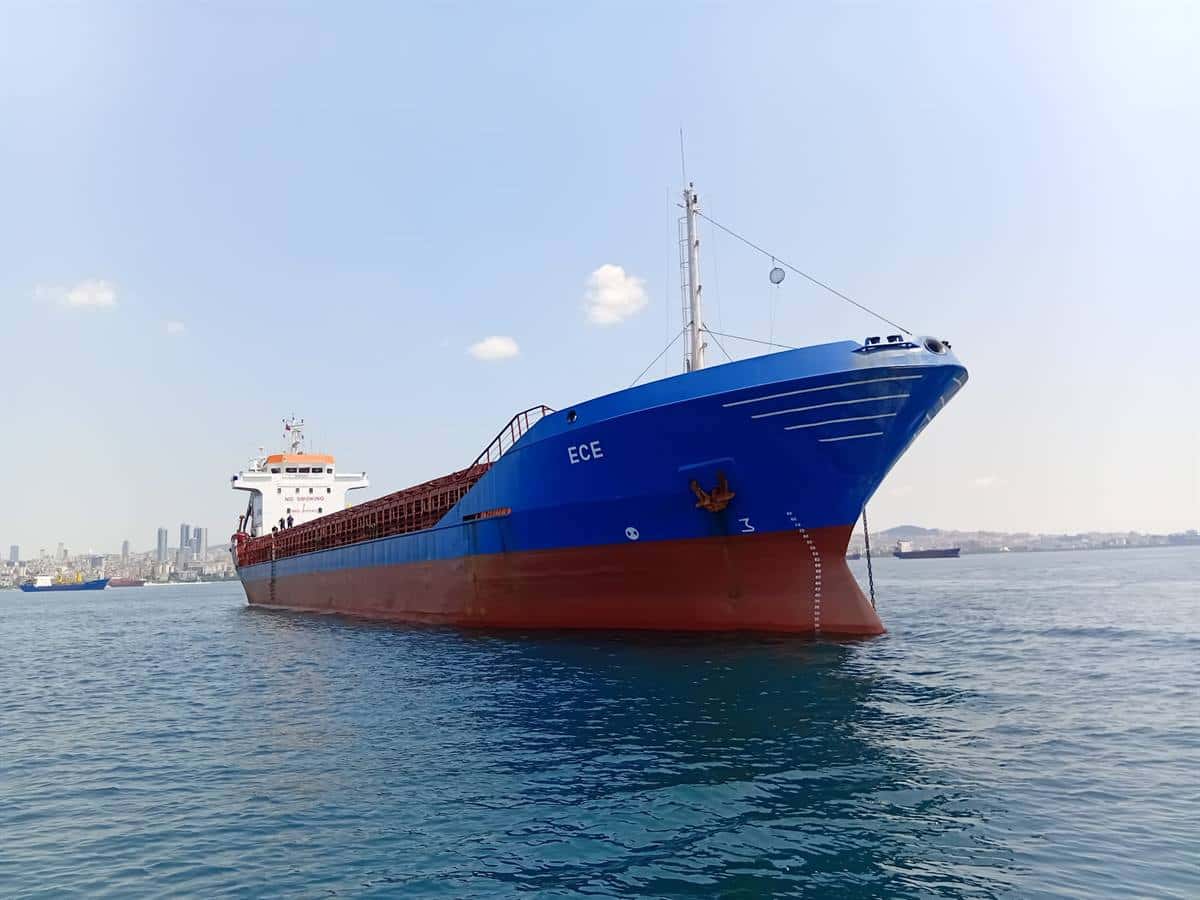 MV ECE denizde.